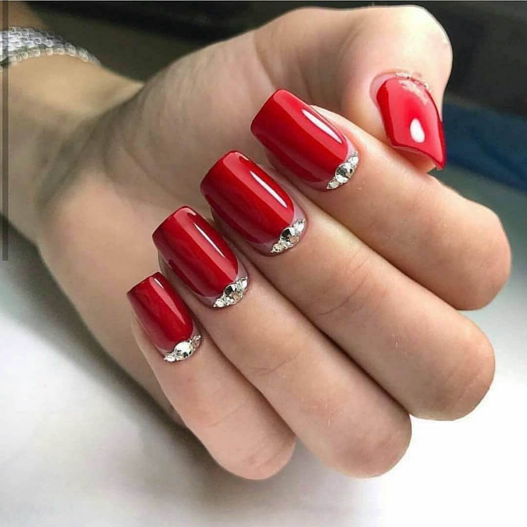 дизайн ногтей в красных тонах
